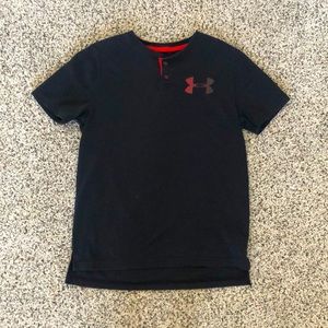BOYS UNDER ARMOR BLACK TEE